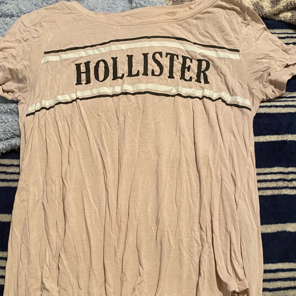 Hollister t-shirt
